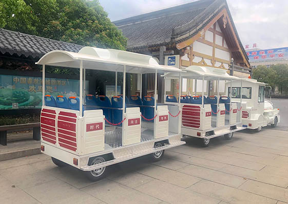 img of 非常適應狹窄道路的觀光火車（車身寬上限處1.4米）